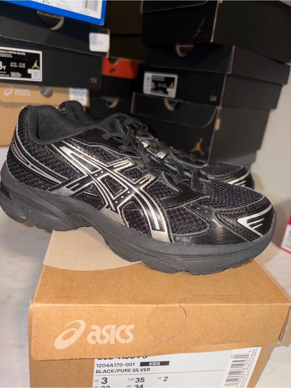 ASICS kids Black Running Shoes - Classic Performance